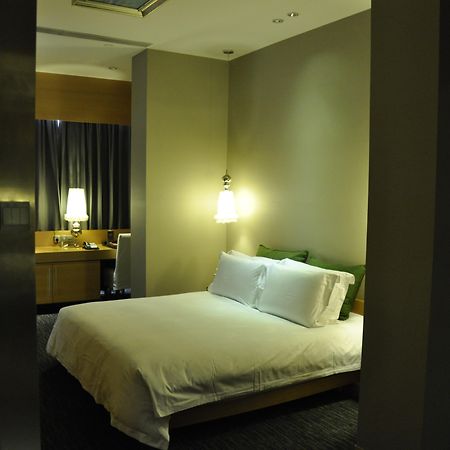 Guangzhou Carat Hotel Bagian luar foto
