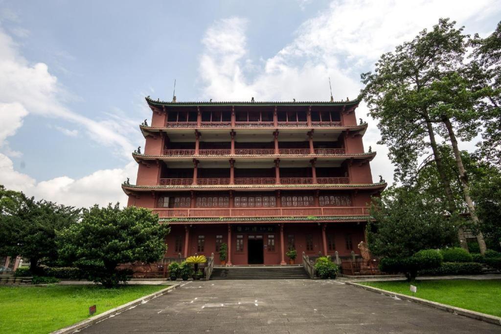 Guangzhou Carat Hotel Bagian luar foto