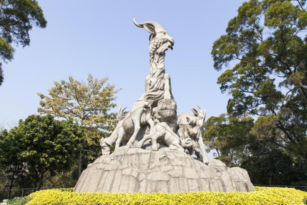 Guangzhou Carat Hotel Bagian luar foto