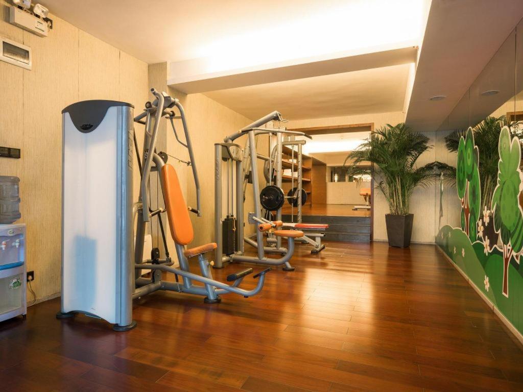 Guangzhou Carat Hotel Bagian luar foto