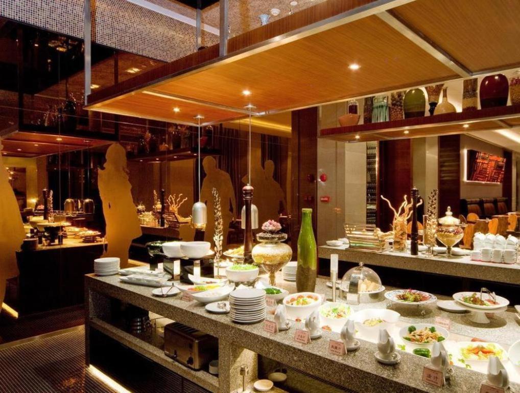 Guangzhou Carat Hotel Bagian luar foto