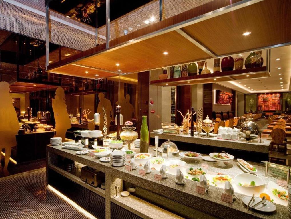 Guangzhou Carat Hotel Bagian luar foto