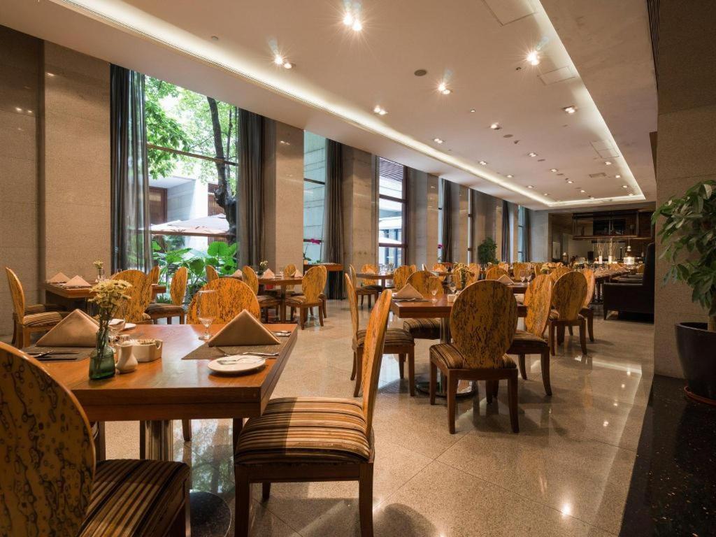 Guangzhou Carat Hotel Bagian luar foto