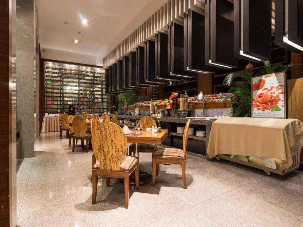 Guangzhou Carat Hotel Bagian luar foto
