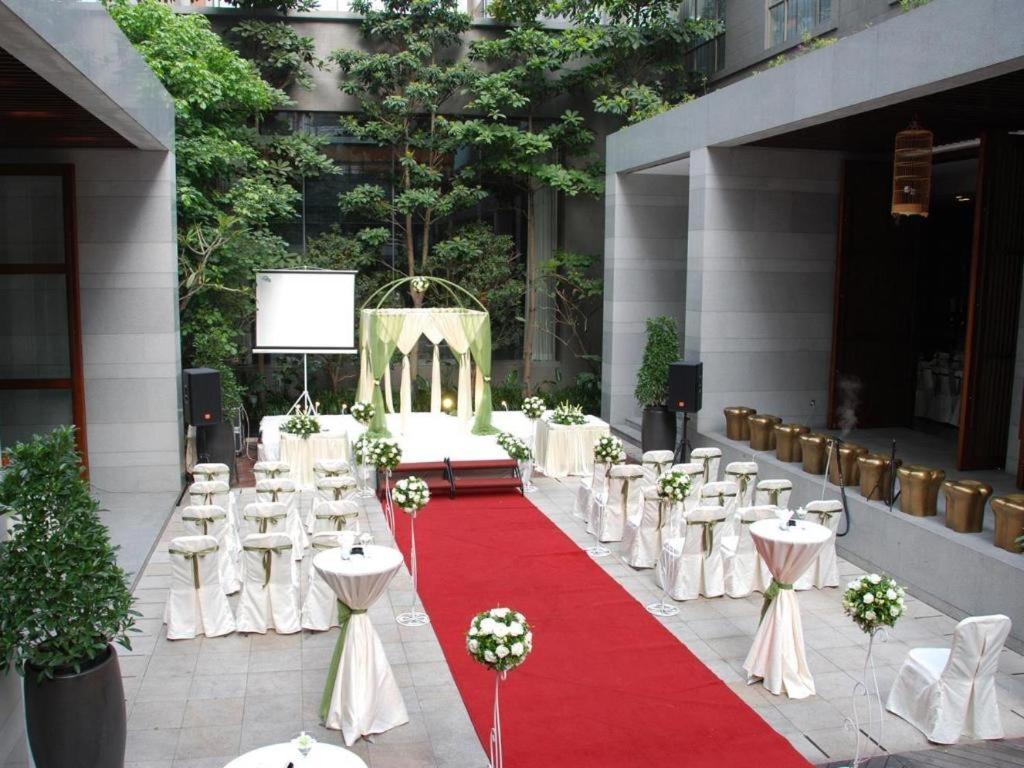 Guangzhou Carat Hotel Bagian luar foto
