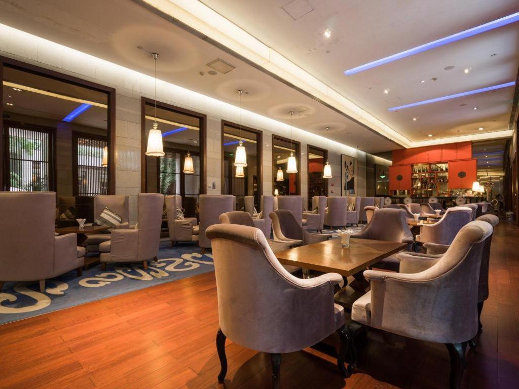 Guangzhou Carat Hotel Bagian luar foto