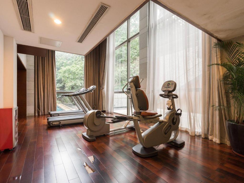 Guangzhou Carat Hotel Bagian luar foto