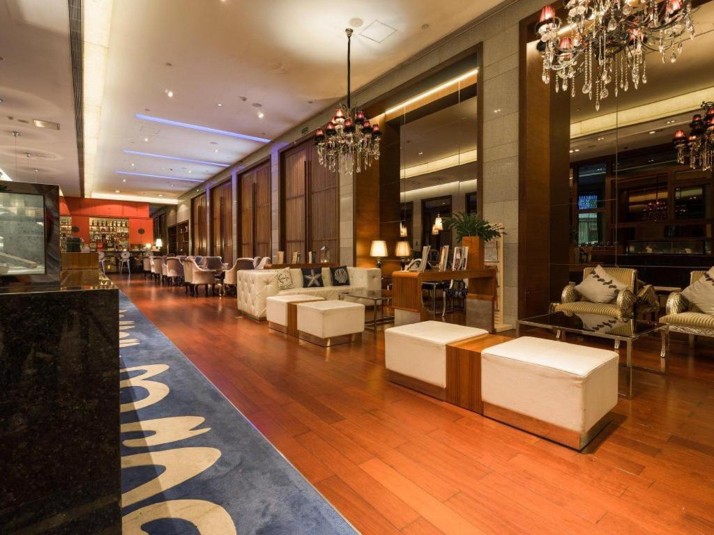 Guangzhou Carat Hotel Bagian luar foto